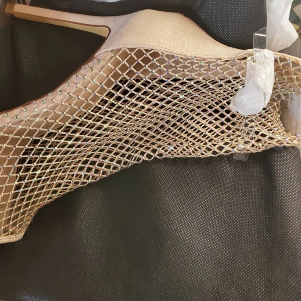 GOLD Mesh Heels - Picture 10 of 11